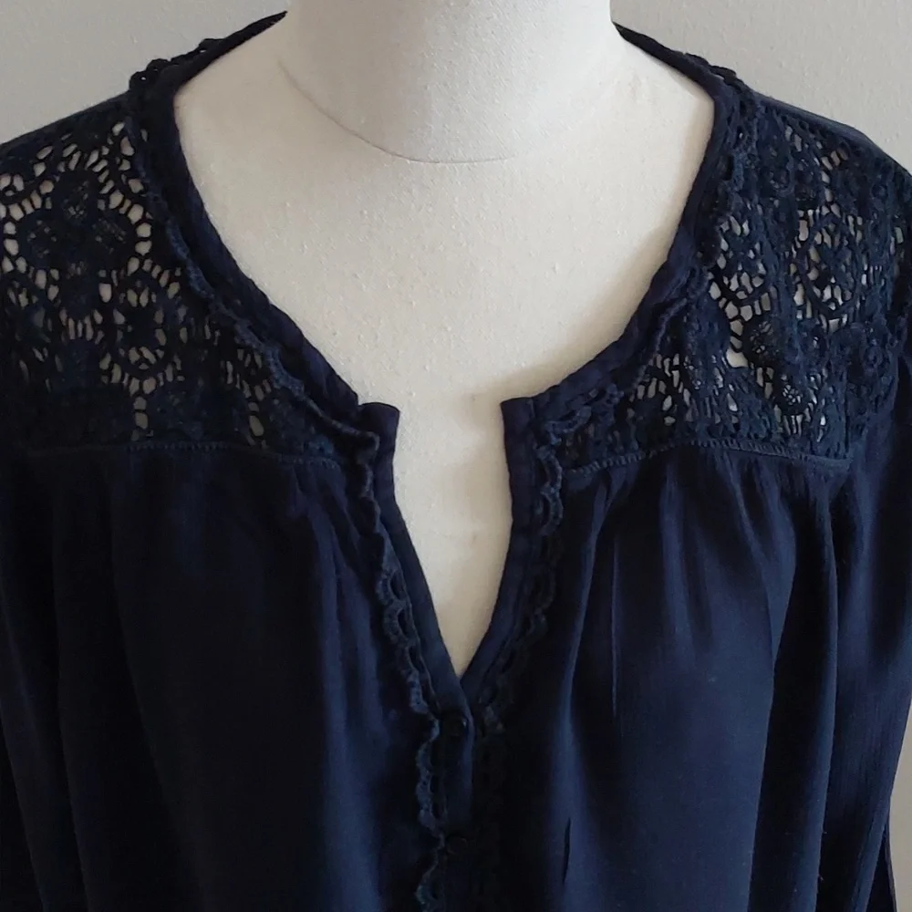 LAST CHANCE:  Superdry navy eyelet lace blouse. - Picture 4 of 9